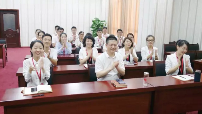 東方龍商務(wù)舉行投資選址項目評估會，將于8月份集中對接政府園區(qū)