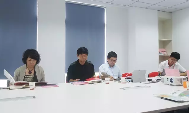 東方龍商務舉行新型工業(yè)協作型機器人投資選址項目的對接會 東方龍商務舉行新型工業(yè)協作型機器人投資選址項目的對接會