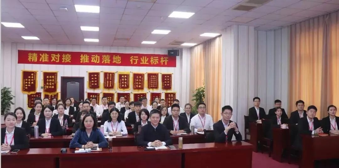 東方龍商務(wù)集團(tuán)成立5周年系列報(bào)道之四 服務(wù)篇《升級(jí)服務(wù)質(zhì)量永遠(yuǎn)在路上》