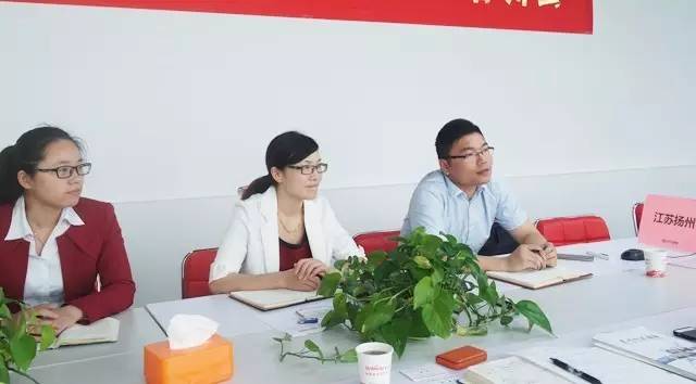 東方龍商務(wù)舉行四場投資選址項(xiàng)目政府對接會(huì),并將同步推進(jìn)項(xiàng)目考察 東方龍商務(wù)舉行四場投資選址項(xiàng)目政府對接會(huì),并將同步推進(jìn)項(xiàng)目考察