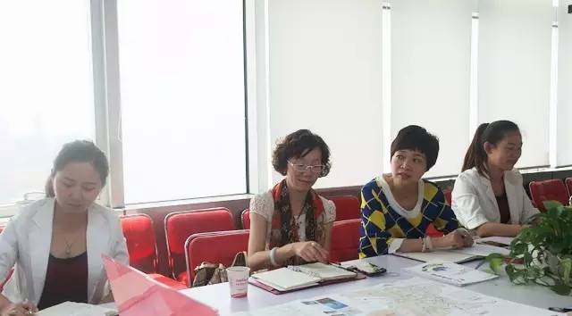 東方龍商務(wù)舉行四場投資選址項(xiàng)目政府對接會(huì),并將同步推進(jìn)項(xiàng)目考察 東方龍商務(wù)舉行四場投資選址項(xiàng)目政府對接會(huì),并將同步推進(jìn)項(xiàng)目考察