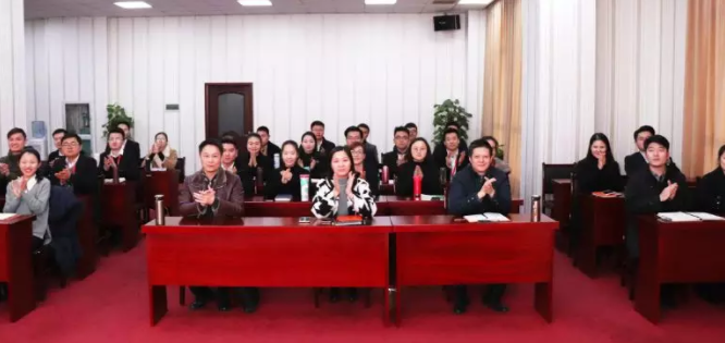 【評估會】東方龍商務(wù)舉行項目評估會，25個優(yōu)質(zhì)項目經(jīng)評估可對接政府園區(qū)，6個全國布點項目涵蓋戰(zhàn)略新興產(chǎn)業(yè)