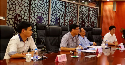 陪同政府園區(qū)赴高檔面料投資選址項目方對接考察，推動地方紡織服裝產業(yè)轉型升級