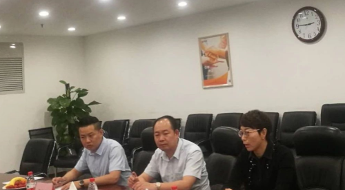 陪同政府園區(qū)赴醫(yī)療康養(yǎng)旅游基地投資選址項目方對接考察，促進(jìn)旅游健康產(chǎn)業(yè)的快速發(fā)展