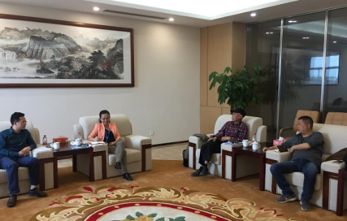 陪同政府園區(qū)赴高端包裝戶外型材投資選址項目方對接考察，加快項目合作步伐