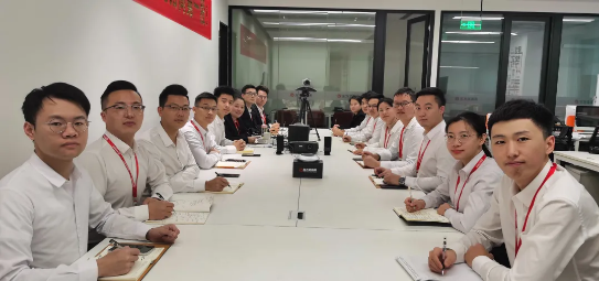  1月上旬，集團(tuán)舉行2021年首場(chǎng)投資選址項(xiàng)目評(píng)估會(huì)，成功通過(guò)34個(gè)高質(zhì)量項(xiàng)目