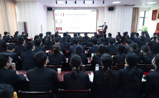 以“四輪驅(qū)動(dòng)”為核心，保持健康發(fā)展態(tài)勢(shì)！東方龍商務(wù)集團(tuán)4月份月度總結(jié)會(huì)圓滿舉行
