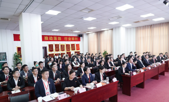 以“四輪驅(qū)動(dòng)”為核心，保持健康發(fā)展態(tài)勢(shì)！東方龍商務(wù)集團(tuán)4月份月度總結(jié)會(huì)圓滿舉行