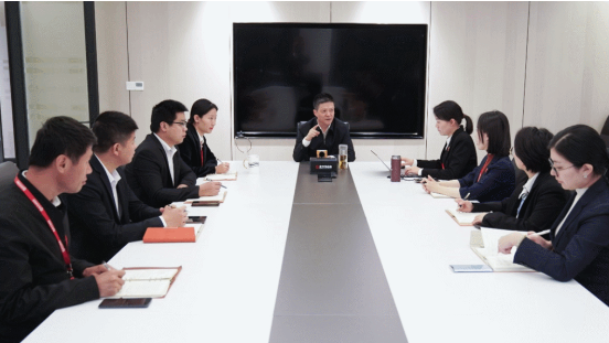 進(jìn)博首日，迎來政府來訪小高峰！全國(guó)40多家政府蒞臨東方龍商務(wù)集團(tuán)考察交流