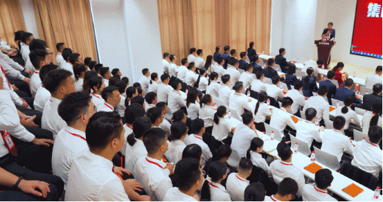 進(jìn)博首日，迎來政府來訪小高峰！全國(guó)40多家政府蒞臨東方龍商務(wù)集團(tuán)考察交流
