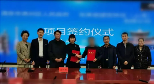 今日，由集團(tuán)精準(zhǔn)推介的兩個(gè)優(yōu)質(zhì)投資選址項(xiàng)目分別與甘肅某地方政府、陜西某地方政府成功簽訂投資協(xié)議 
