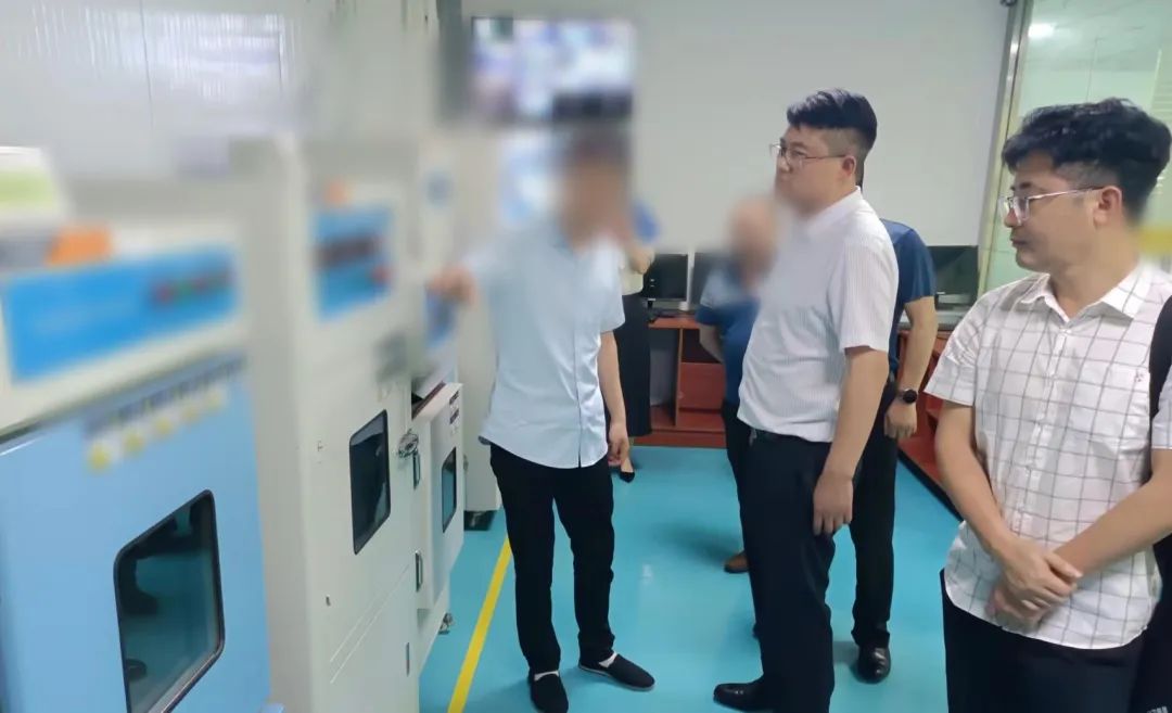 5月24日，集團(tuán)成功推動(dòng)高品質(zhì)聚合物電池投資選址項(xiàng)目對(duì)接湖南某地方政府