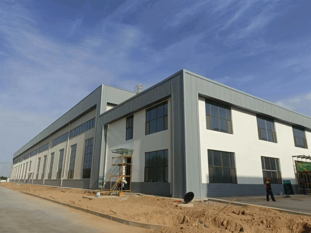 智能顯示屏及鋰電池投資選址項目&精細(xì)化工材料擴(kuò)建項目同步火熱建設(shè)中，預(yù)計今年年底正式投產(chǎn)！