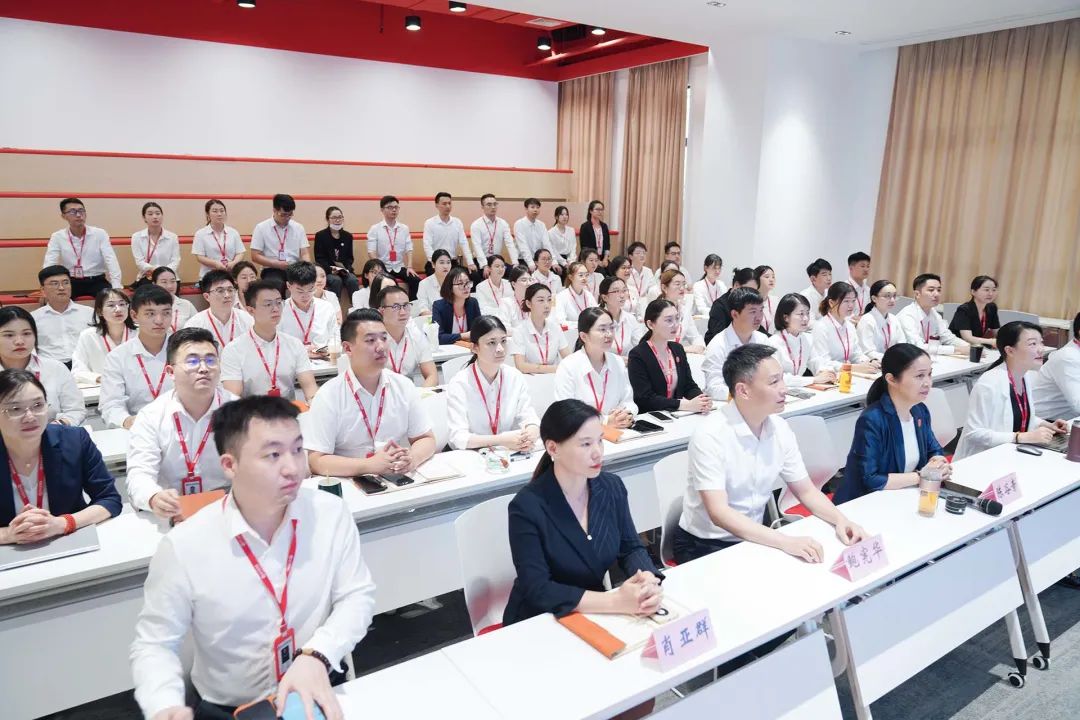 提振信心，練好“內(nèi)功”，開(kāi)拓市場(chǎng)！9月中旬，集團(tuán)成功通過(guò)27個(gè)優(yōu)質(zhì)投資選址項(xiàng)目