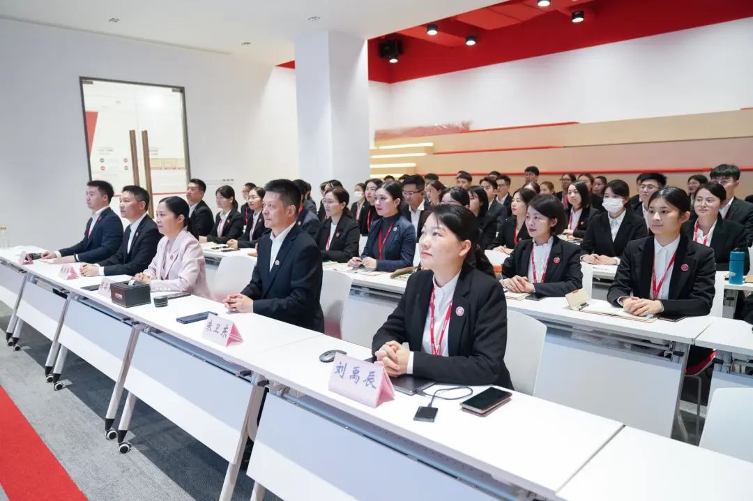 借助“進博磁力”，搶抓發(fā)展新機！10月下旬，集團成功通過35個優(yōu)質(zhì)投資選址項目