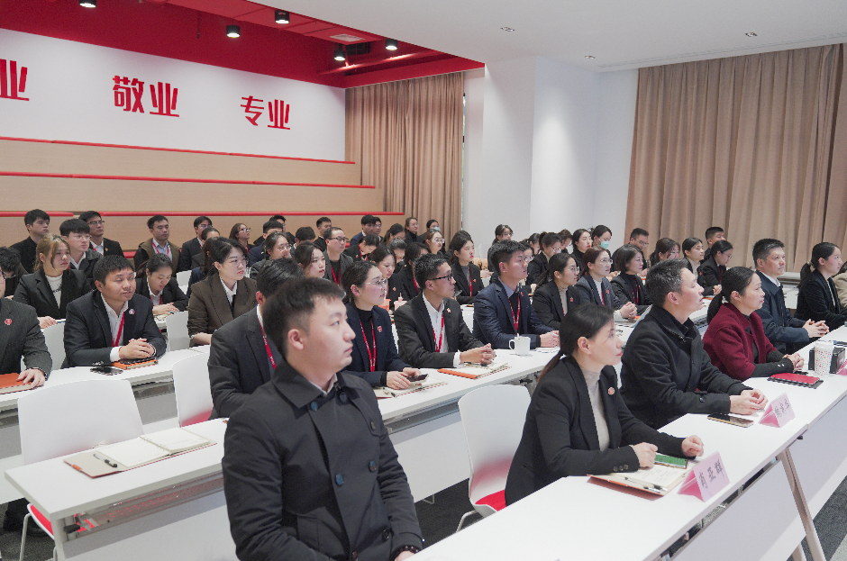 全力搶項(xiàng)目，拓市場(chǎng)，拼落地！12月上旬，集團(tuán)成功通過(guò)34個(gè)優(yōu)質(zhì)投資選址項(xiàng)目