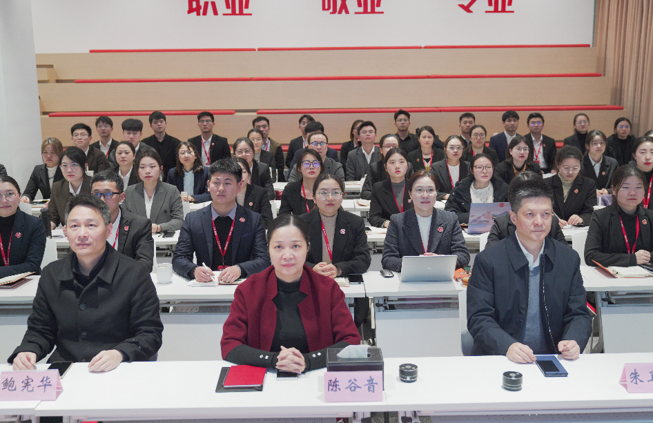 全力搶項(xiàng)目，拓市場(chǎng)，拼落地！12月上旬，集團(tuán)成功通過(guò)34個(gè)優(yōu)質(zhì)投資選址項(xiàng)目