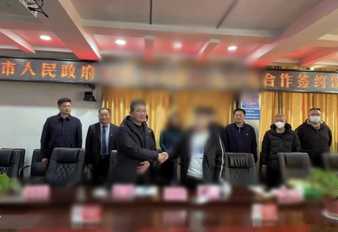 年前喜訊頻傳！僅4個(gè)月，集團(tuán)推動(dòng)手機(jī)屏幕+汽車(chē)車(chē)機(jī)總成生產(chǎn)投資選址項(xiàng)目落戶河南鄧州