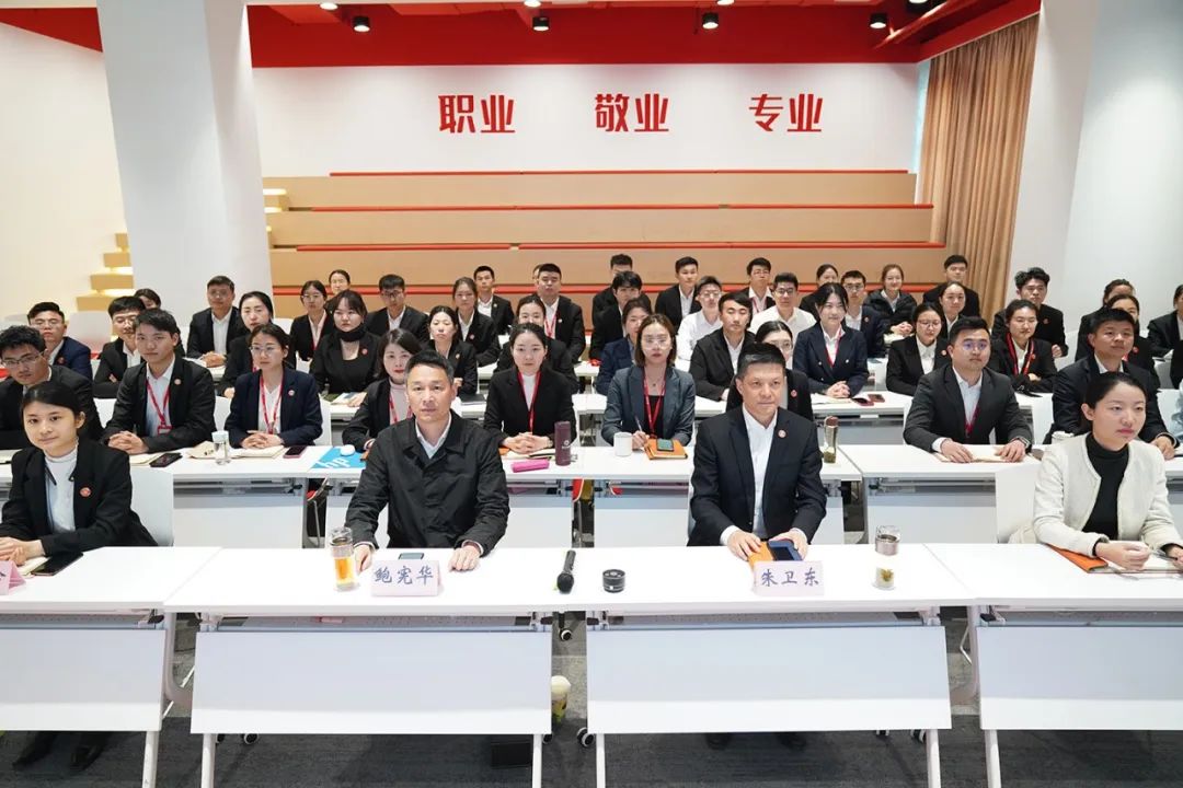 走進(jìn)東方龍、牽手東方龍、成就招商之路！4月中旬，集團(tuán)31個(gè)優(yōu)質(zhì)投資選址項(xiàng)目成功通過評估