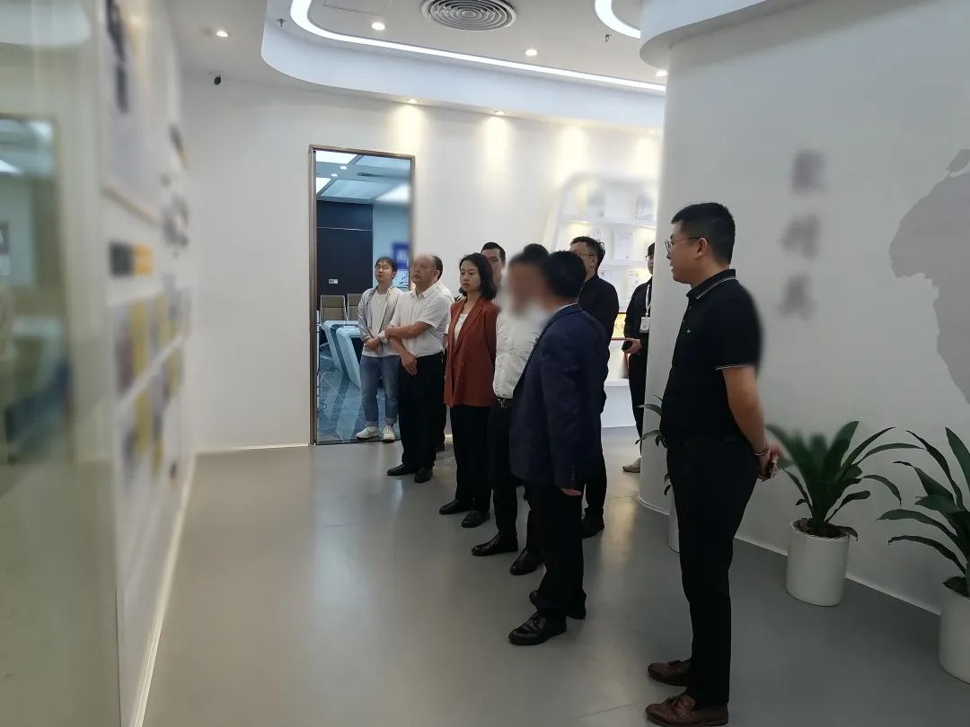 投資額30億，年產(chǎn)值100億！四川某地方政府園區(qū)黨工委書記帶隊實地參觀調(diào)研智能終端產(chǎn)業(yè)鏈生產(chǎn)投資選址項目