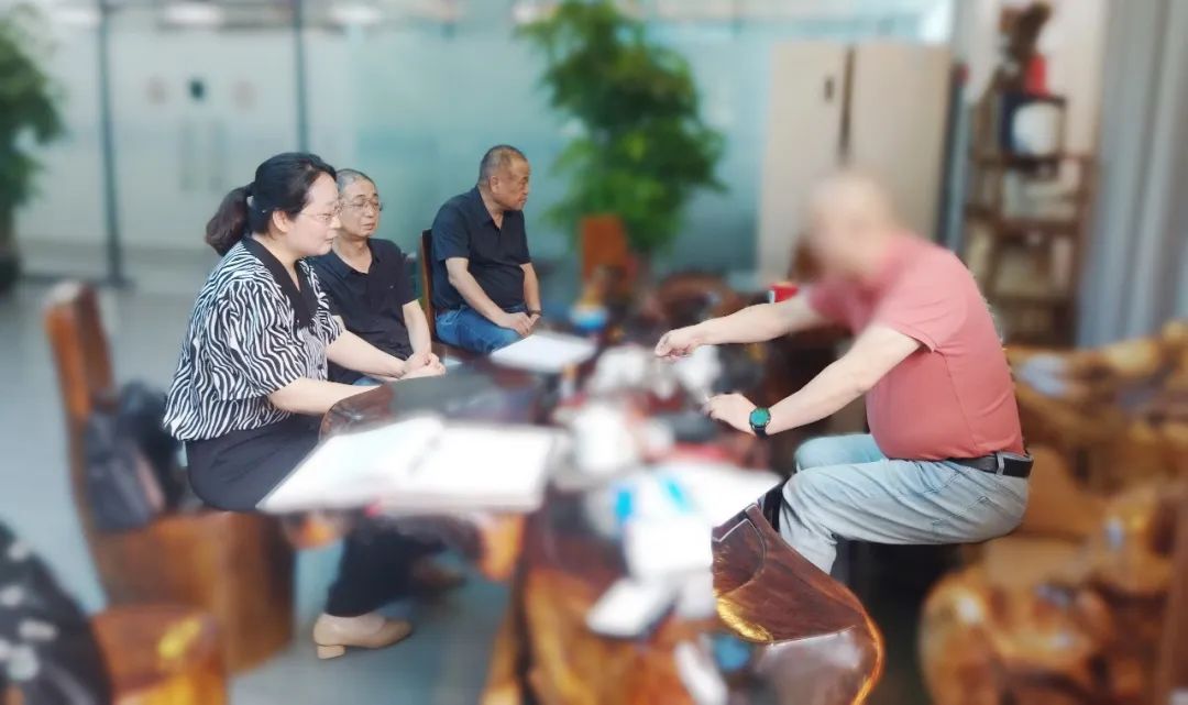 品勝、閃膜等企業(yè)合作商！湖北某地方政府實地對接電子產品光電配件生產投資選址項目