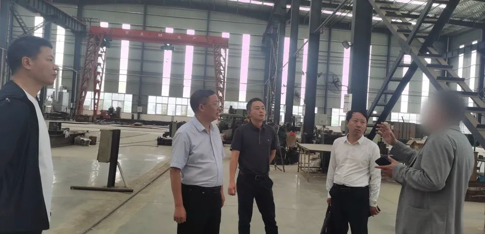 加緊推進時效，鞏固合作成果，增進落地可能！四川某地方政府實地考察機械設(shè)備零部件擴建投資選址項目企業(yè)