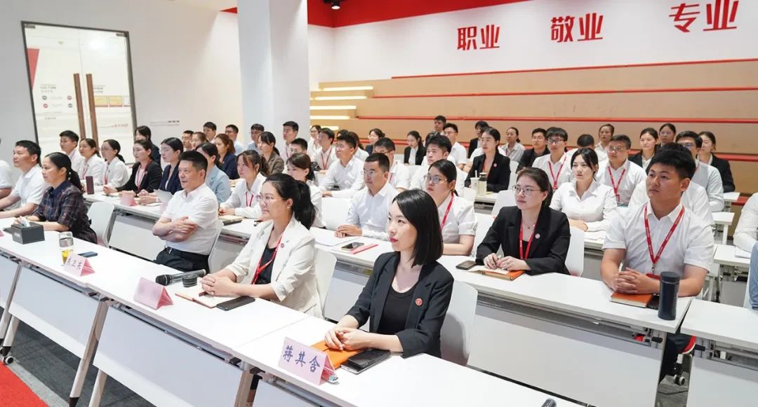 項(xiàng)目開發(fā)熱潮涌，千帆競發(fā)勢如虹！7月中旬，集團(tuán)共37個(gè)優(yōu)質(zhì)投資選址項(xiàng)目通過評估