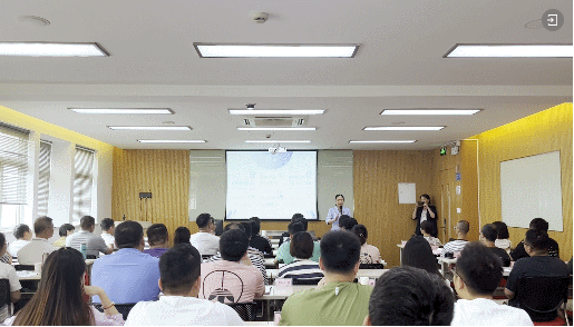 開講啦！集團(tuán)董事長(zhǎng)/CEO陳谷音走進(jìn)上海交通大學(xué)講堂，為廣東海珠區(qū)石溪聯(lián)社考察團(tuán)做專業(yè)招商實(shí)戰(zhàn)培訓(xùn)