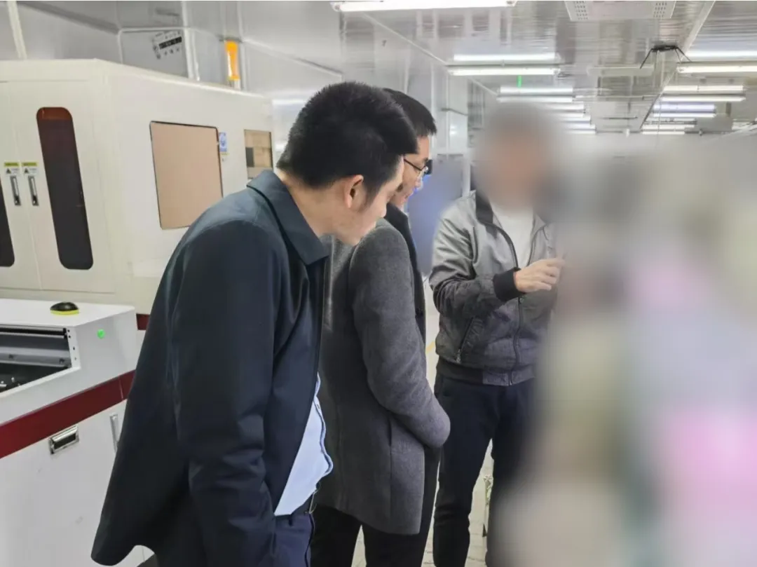 高新技術(shù)企業(yè)，客戶群體穩(wěn)定性高、知名度高！湖南某地方政府實(shí)地對接顯示玻璃面板生產(chǎn)擴(kuò)建投資選址項(xiàng)目