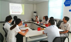 中岳店“交流面對(duì)面，溝通心貼心”員工經(jīng)驗(yàn)交流會(huì)圓滿舉行！